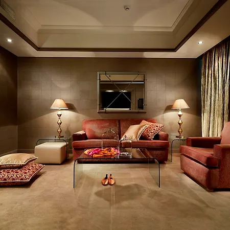 أجنحة وسبا رودس بارك 5*