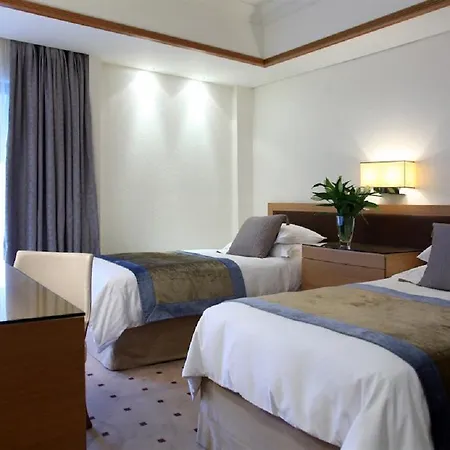 מלון Rodos Park 5*